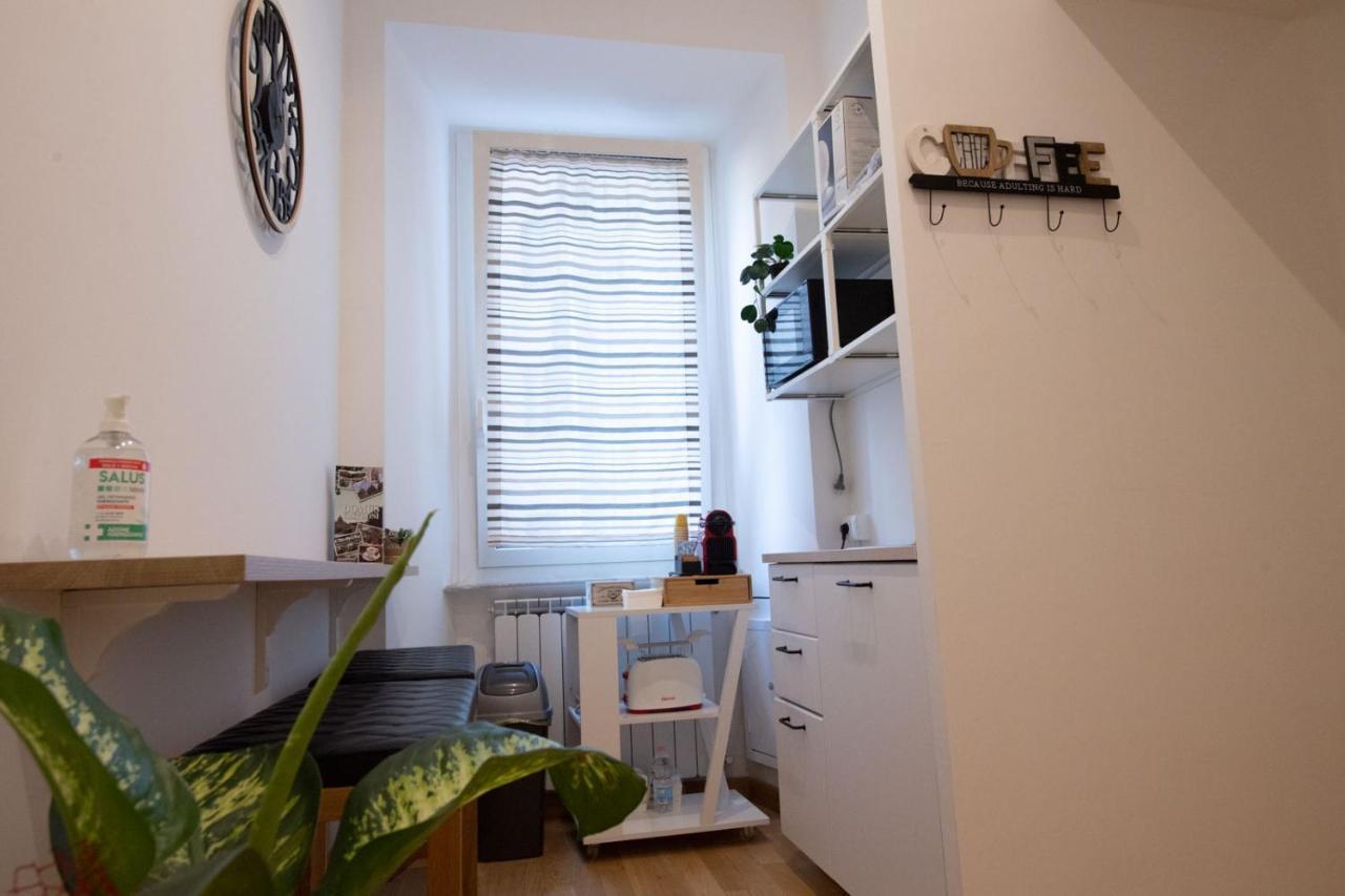 Domus Castroni Germanico Bed & Breakfast Roma Ngoại thất bức ảnh