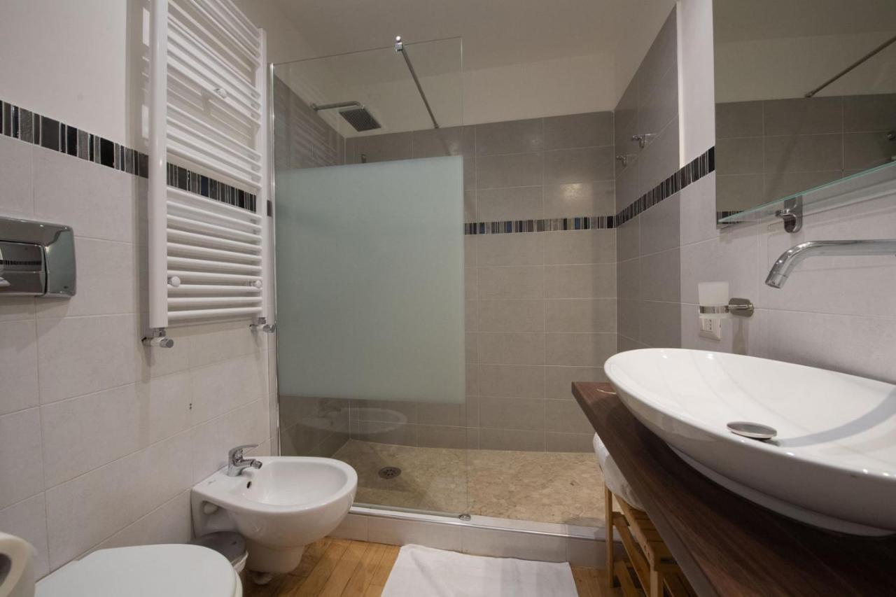 Domus Castroni Germanico Bed & Breakfast Roma Ngoại thất bức ảnh