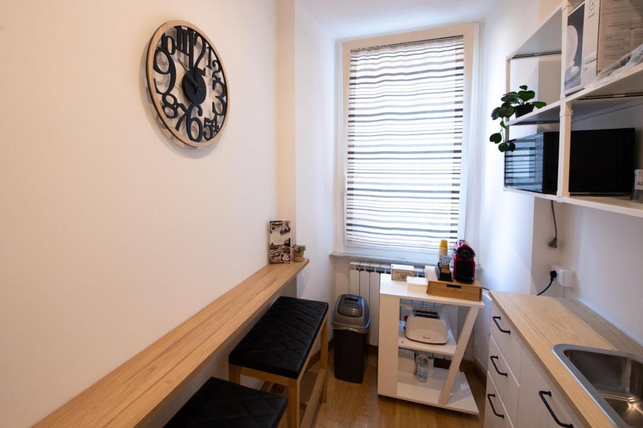 Domus Castroni Germanico Bed & Breakfast Roma Ngoại thất bức ảnh
