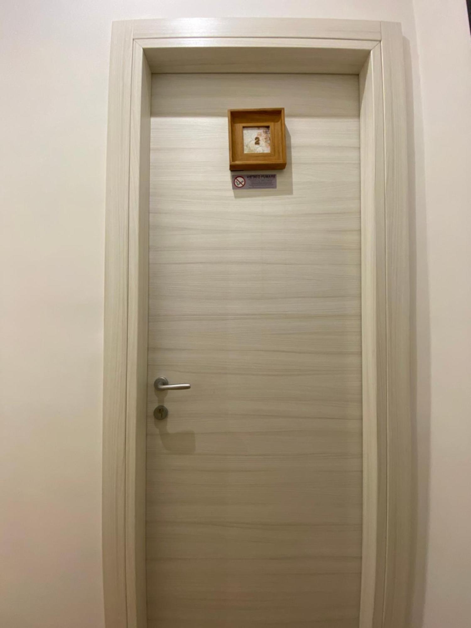 Domus Castroni Germanico Bed & Breakfast Roma Ngoại thất bức ảnh